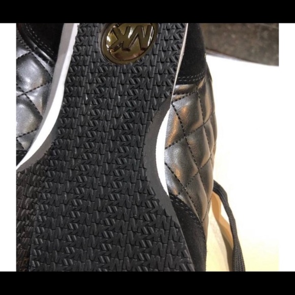 - Michael kor black quilted lace up THE PRICE IS FIRM - Picture 7 of 8